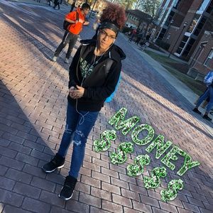 Meet your Posher, Sasha